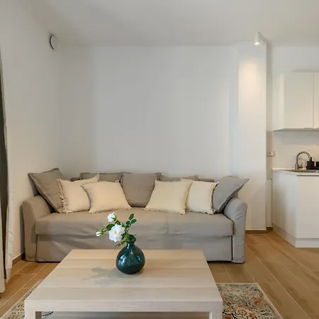 Apartman Tiber Terrace Retreat - Free Parking, Wi-fi & Netflix Fiumicino
