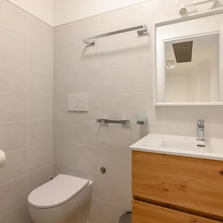 Tiber Terrace Retreat - Free Parking, Wi-fi & Netflix