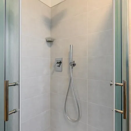 Apartman Tiber Terrace Retreat - Free Parking, Wi-fi & Netflix *